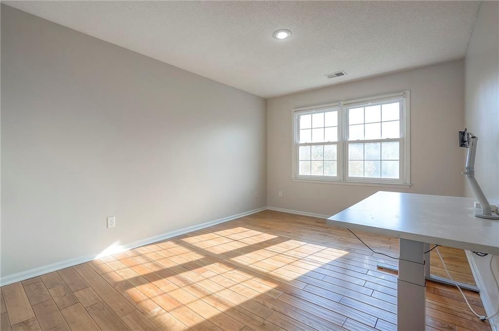 12900 Cedar Street — photo 28