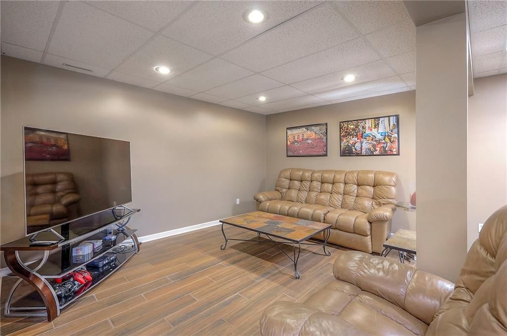 12900 Cedar Street — photo 32