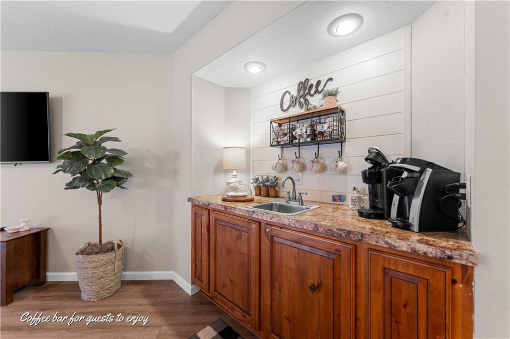 343 Wimbledon Drive — photo 10