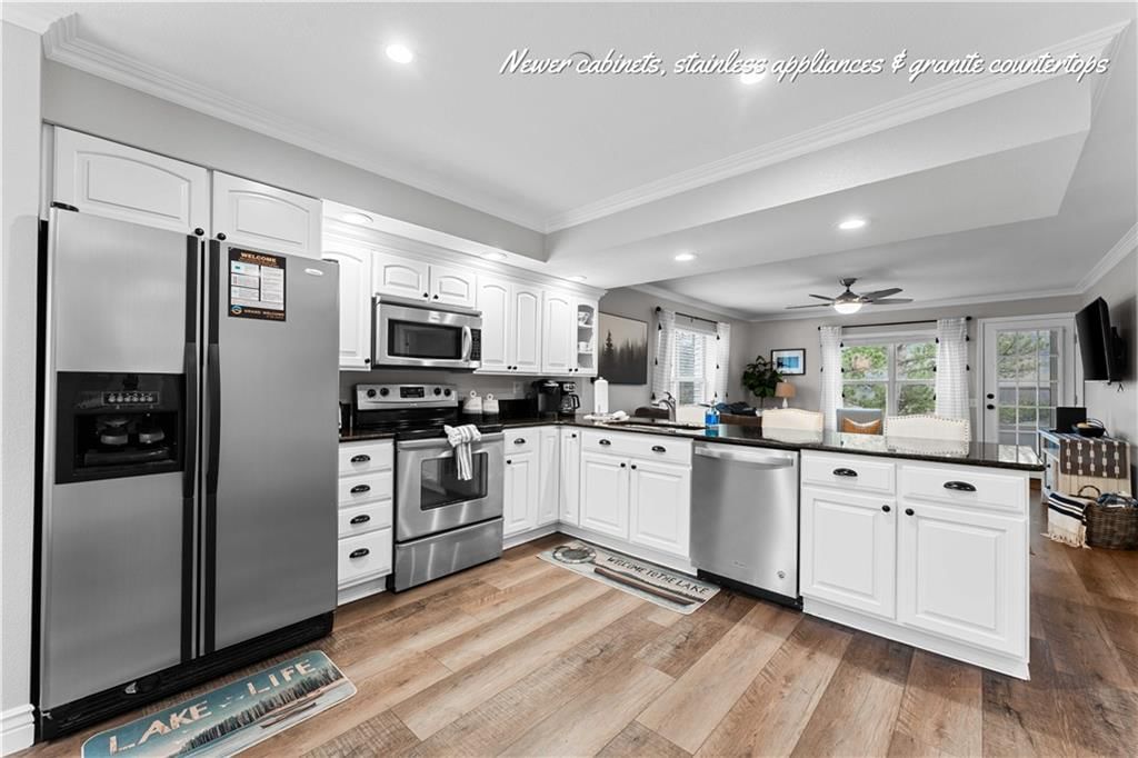 160 The Bluffs Drive — photo 3