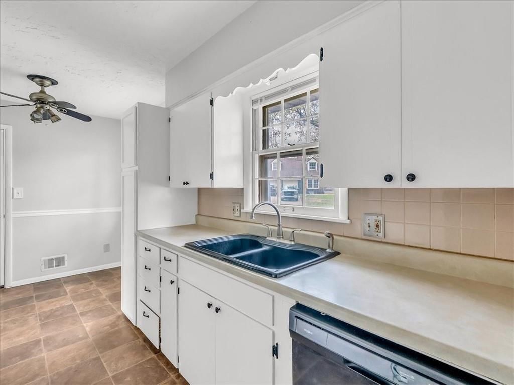 3400 S Emery Avenue — photo 11