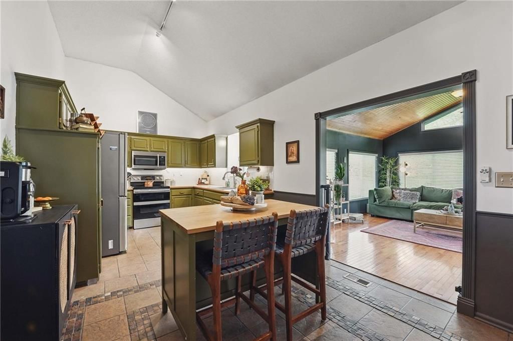10631 N Wallace Avenue — photo 11
