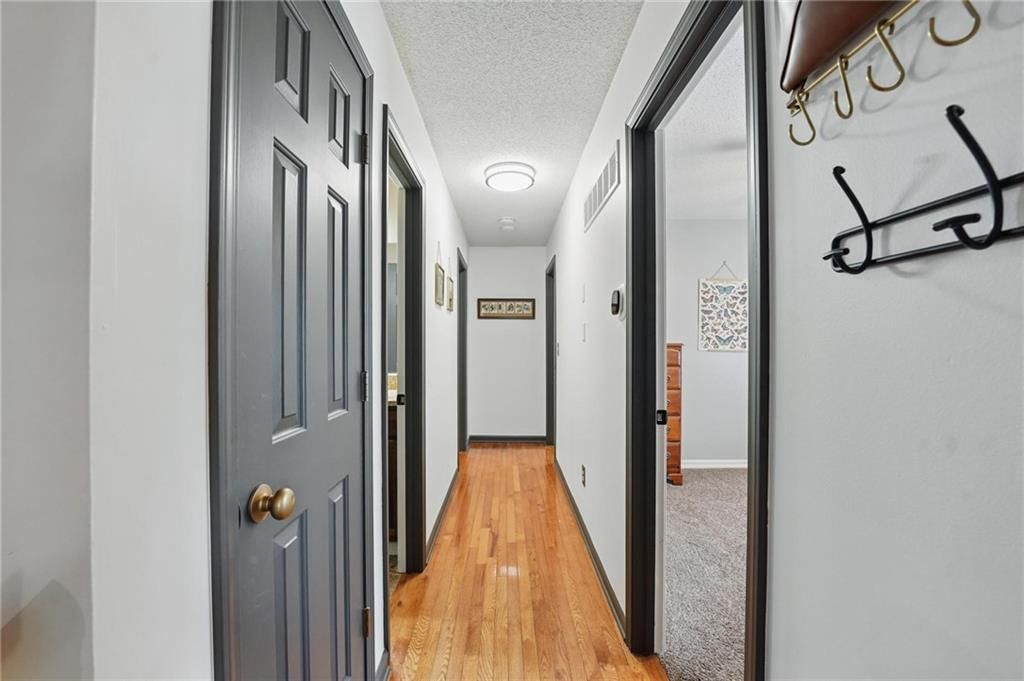 10631 N Wallace Avenue — photo 20