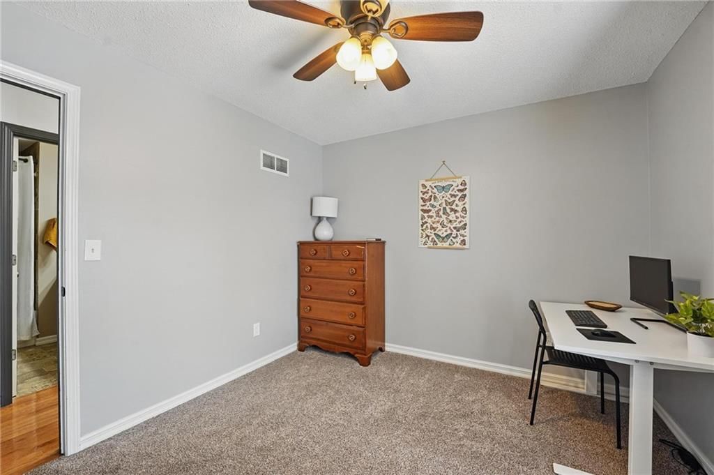 10631 N Wallace Avenue — photo 29