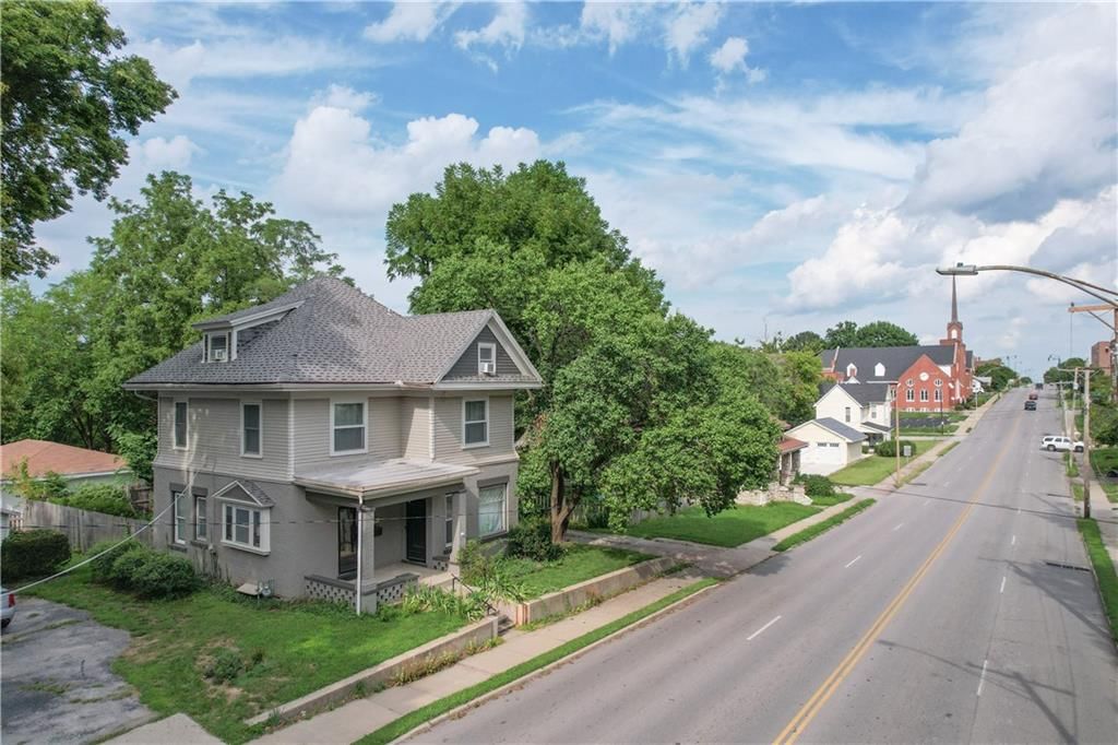 610 W Truman Road — photo 38