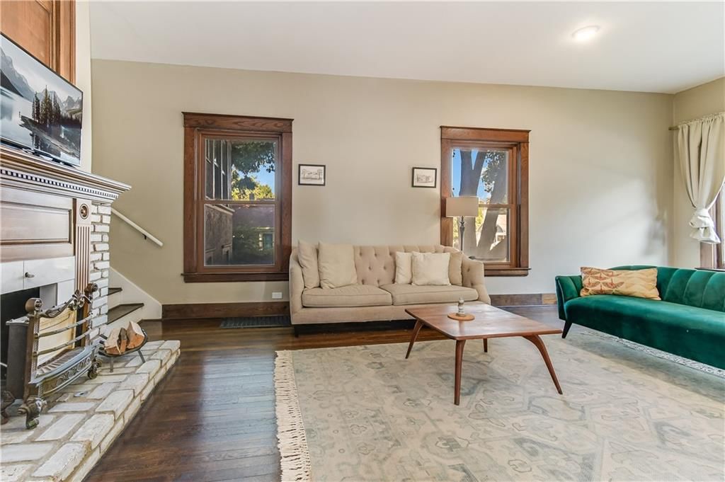 610 W Truman Road — photo 10