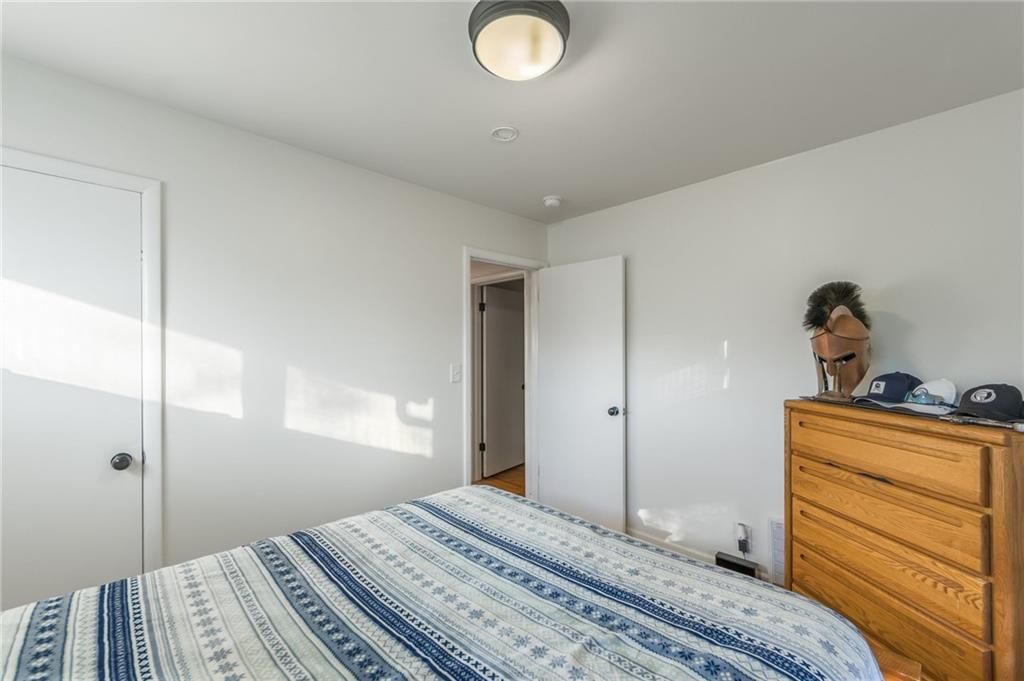5907 Claremont Avenue — photo 11