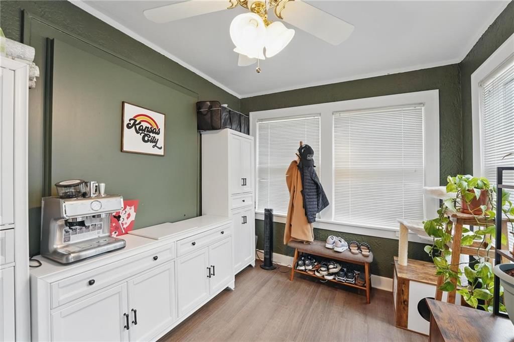 1037 W Gregory Boulevard — photo 11