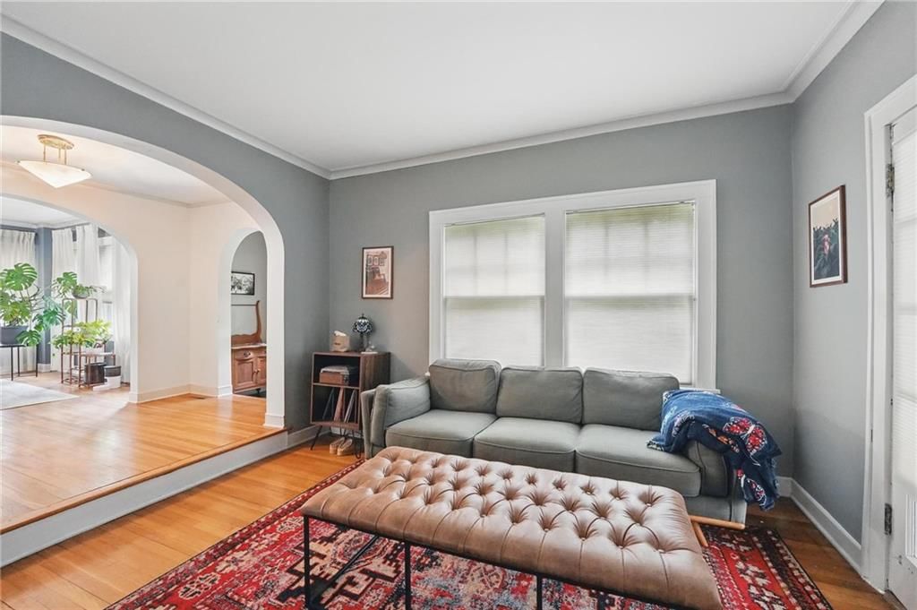 1037 W Gregory Boulevard — photo 15