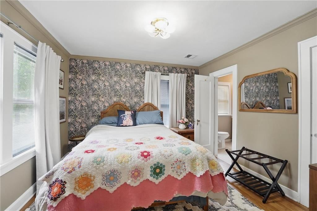 1037 W Gregory Boulevard — photo 18