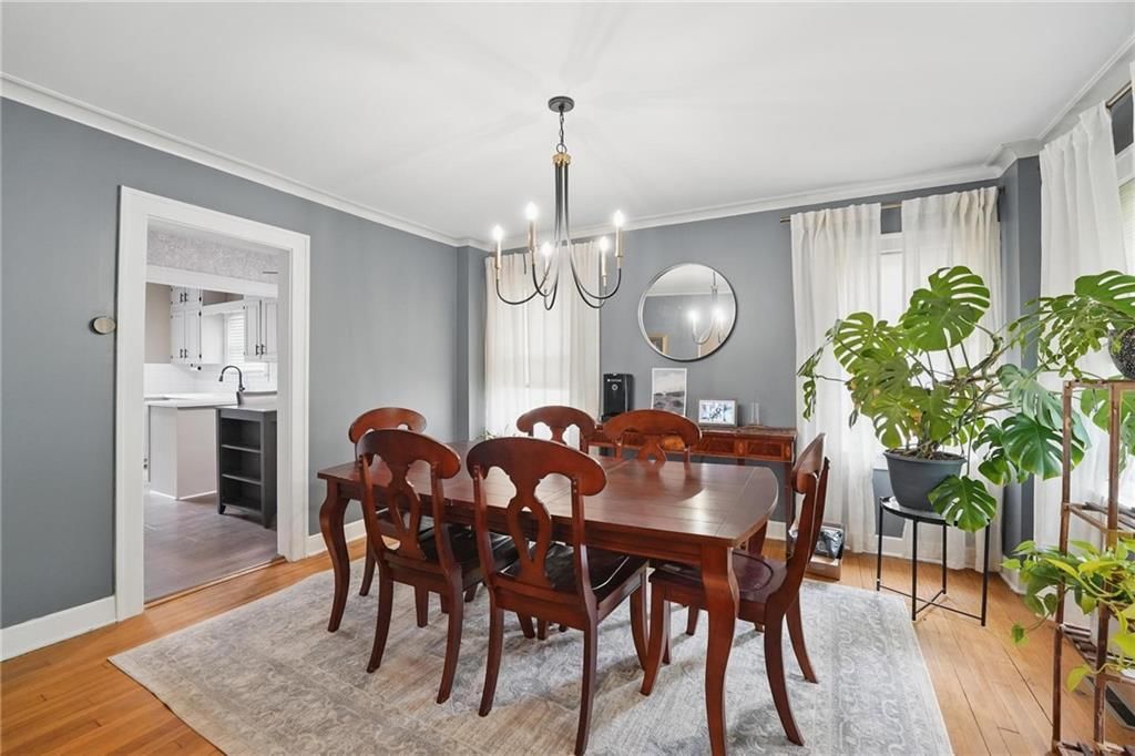 1037 W Gregory Boulevard — photo 3