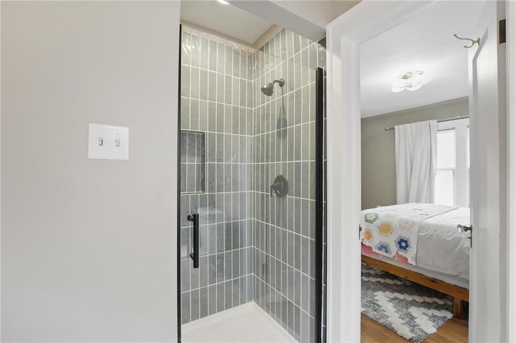 1037 W Gregory Boulevard — photo 21