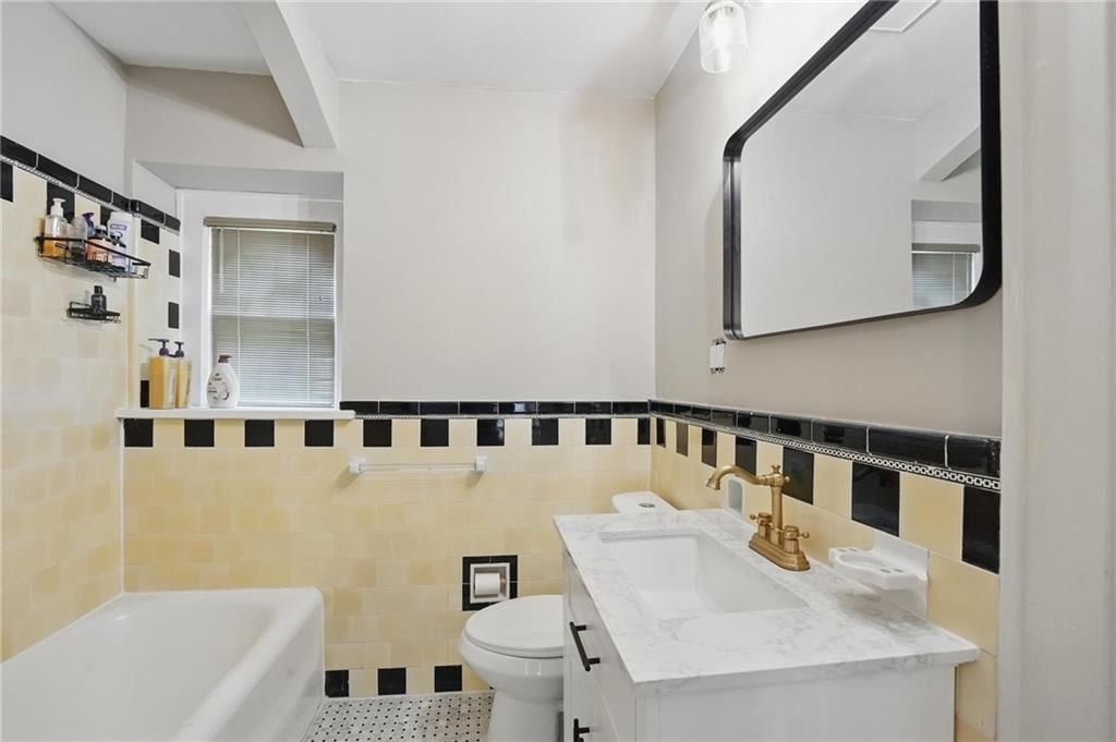1037 W Gregory Boulevard — photo 24