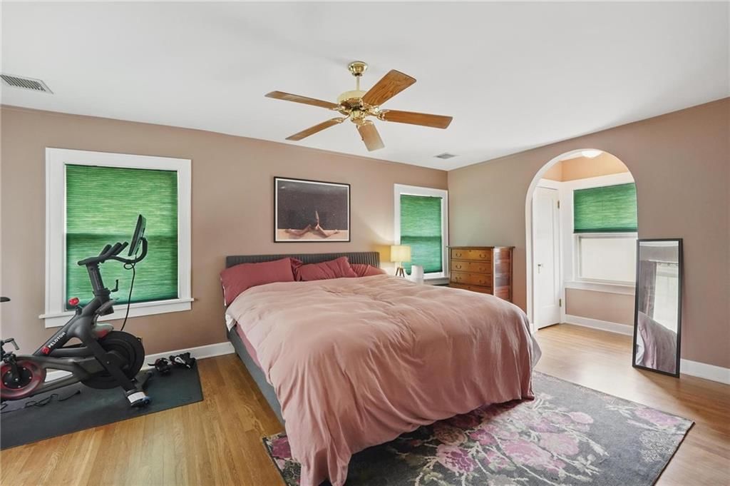 1037 W Gregory Boulevard — photo 25