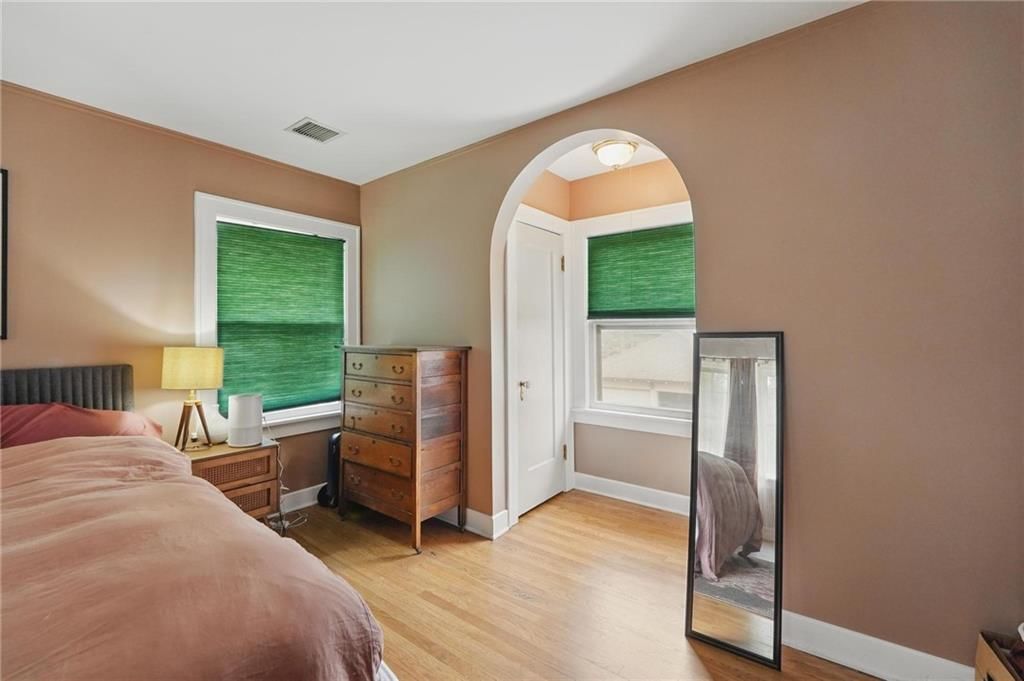 1037 W Gregory Boulevard — photo 26