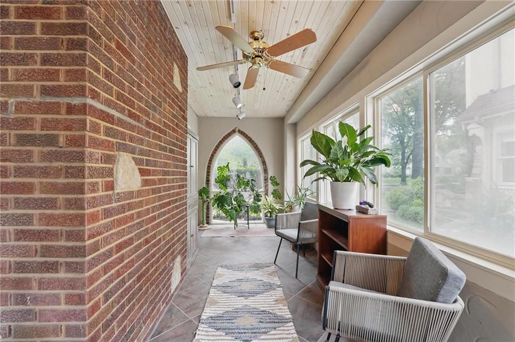 1037 W Gregory Boulevard — photo 31