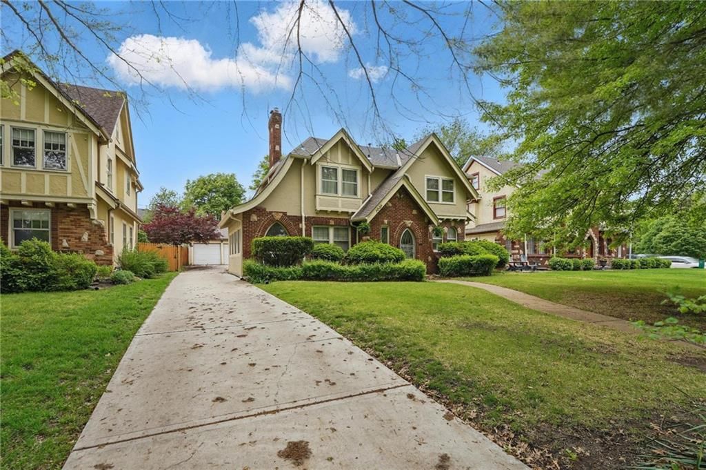 1037 W Gregory Boulevard — photo 38