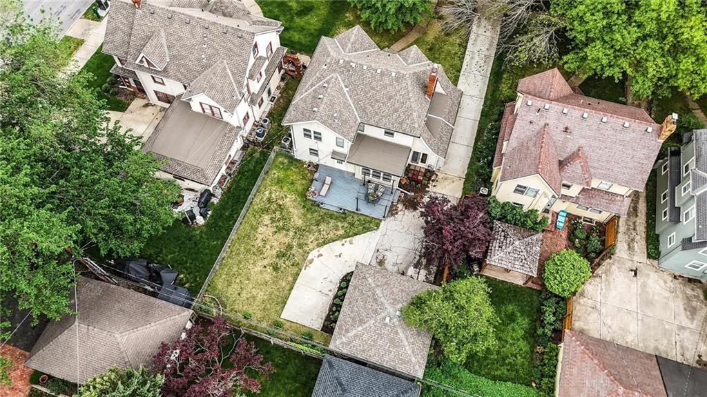 1037 W Gregory Boulevard — photo 44