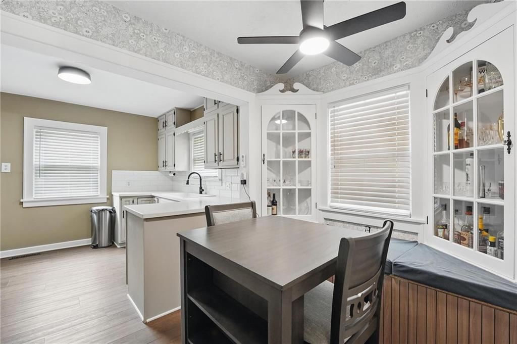 1037 W Gregory Boulevard — photo 6