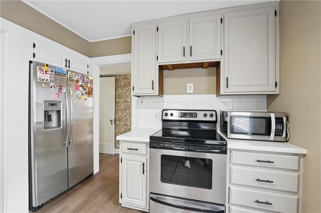 1037 W Gregory Boulevard — photo 8