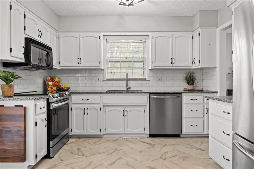 6801 N Agnes Avenue — photo 12