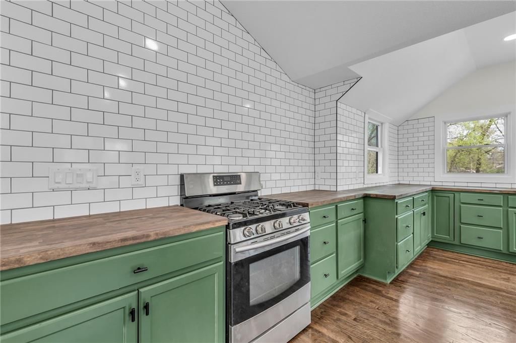 7209 N Troost Avenue — photo 11