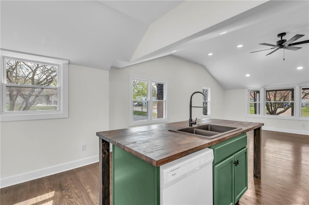7209 N Troost Avenue — photo 12