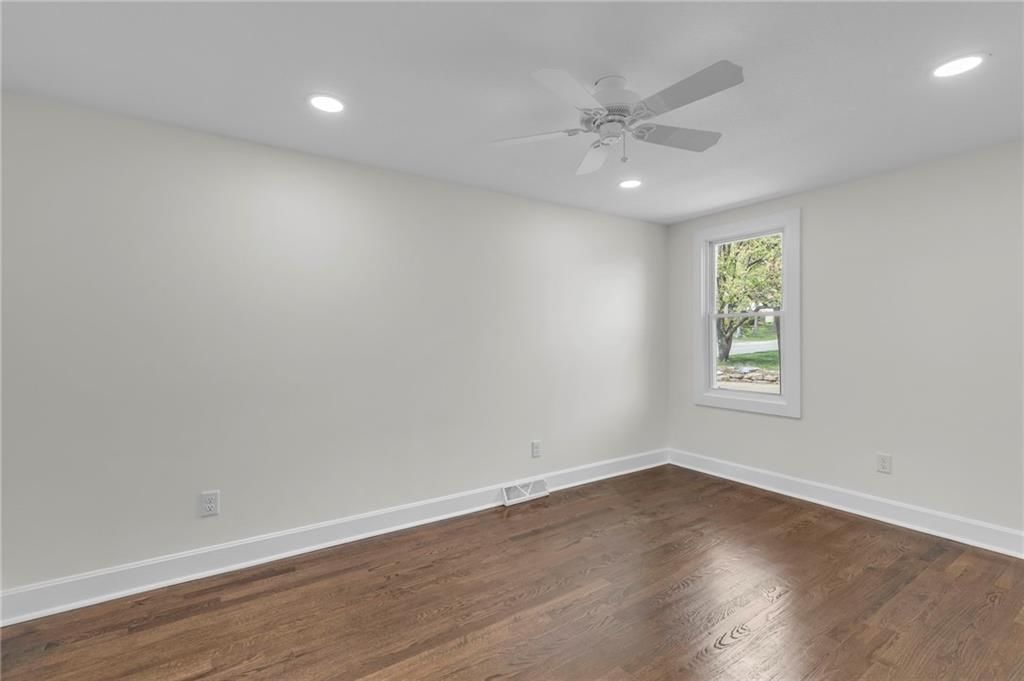 7209 N Troost Avenue — photo 13