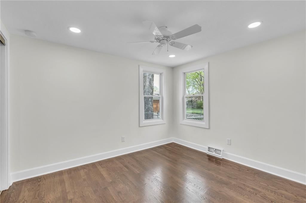 7209 N Troost Avenue — photo 15