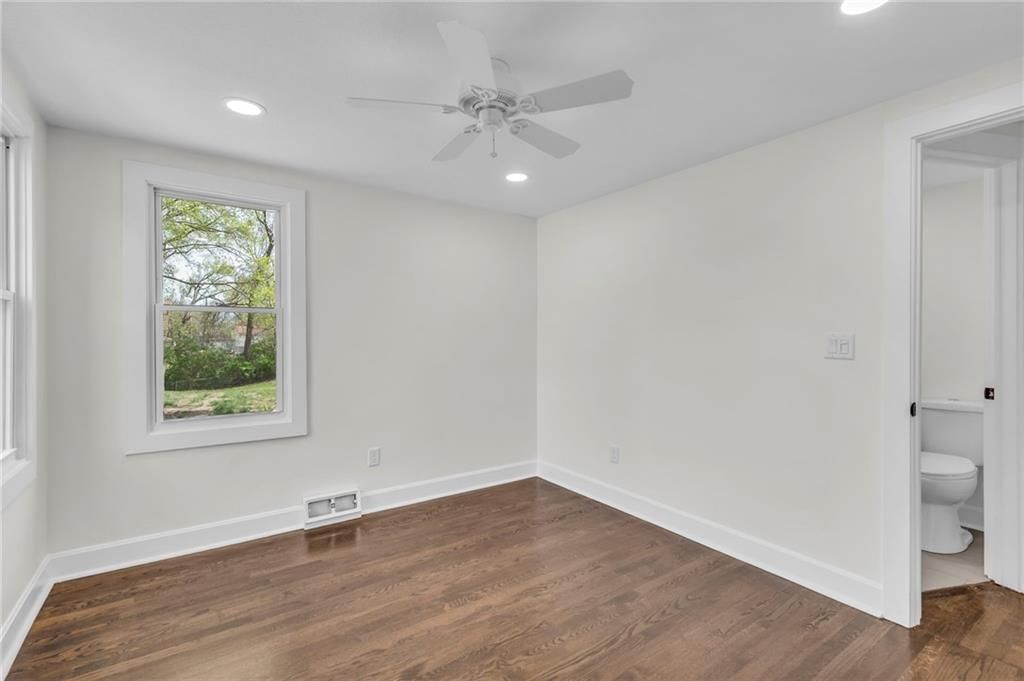 7209 N Troost Avenue — photo 16