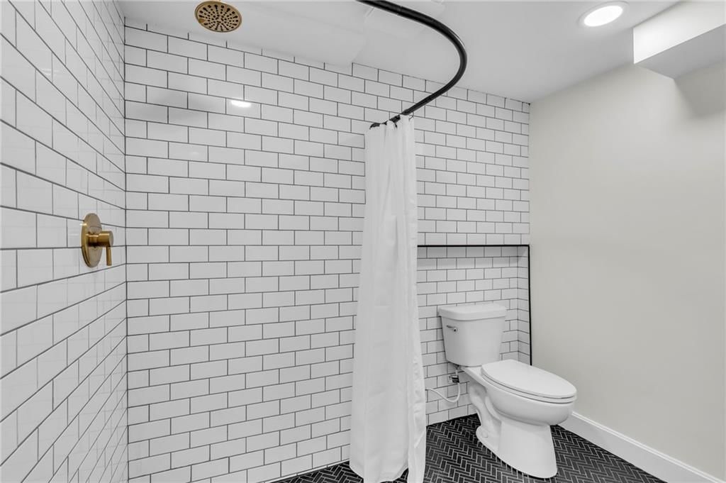 7209 N Troost Avenue — photo 25