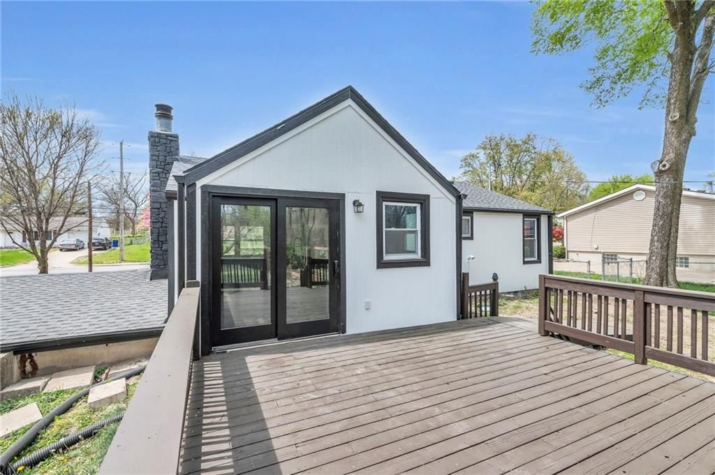 7209 N Troost Avenue — photo 30