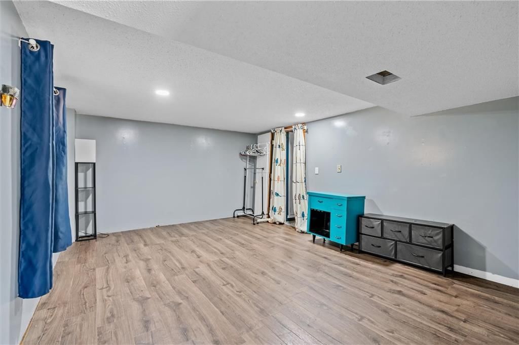 1215 Ann Avenue — photo 27