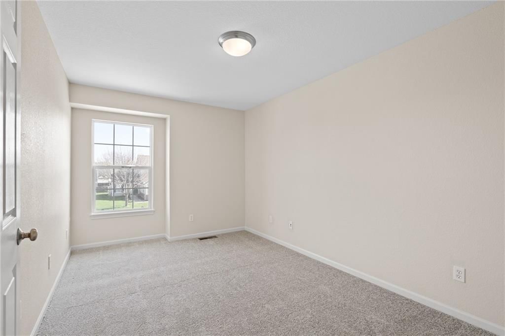 437 W ACORN Street — photo 25