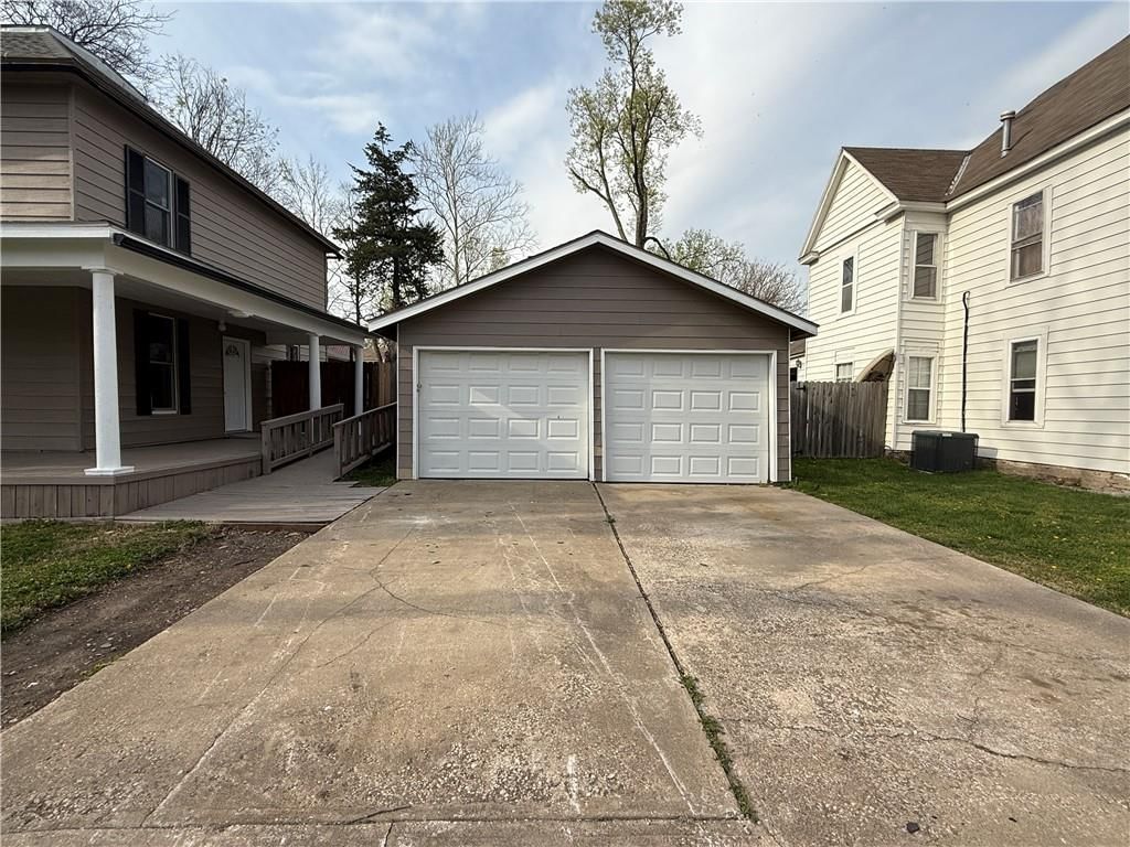 706 E Jackson Avenue — photo 31