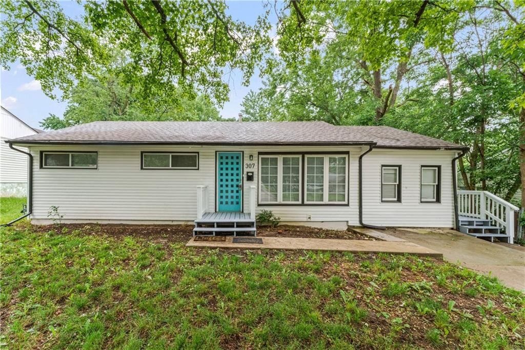 307 W South Avenue, Belton, MO