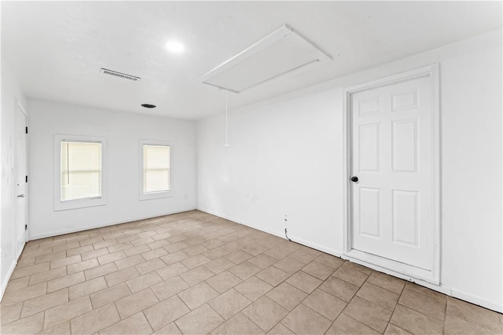 307 W South Avenue — photo 16