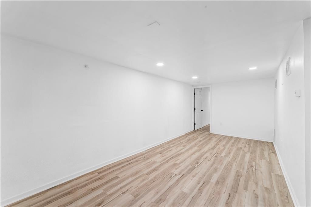 307 W South Avenue — photo 32