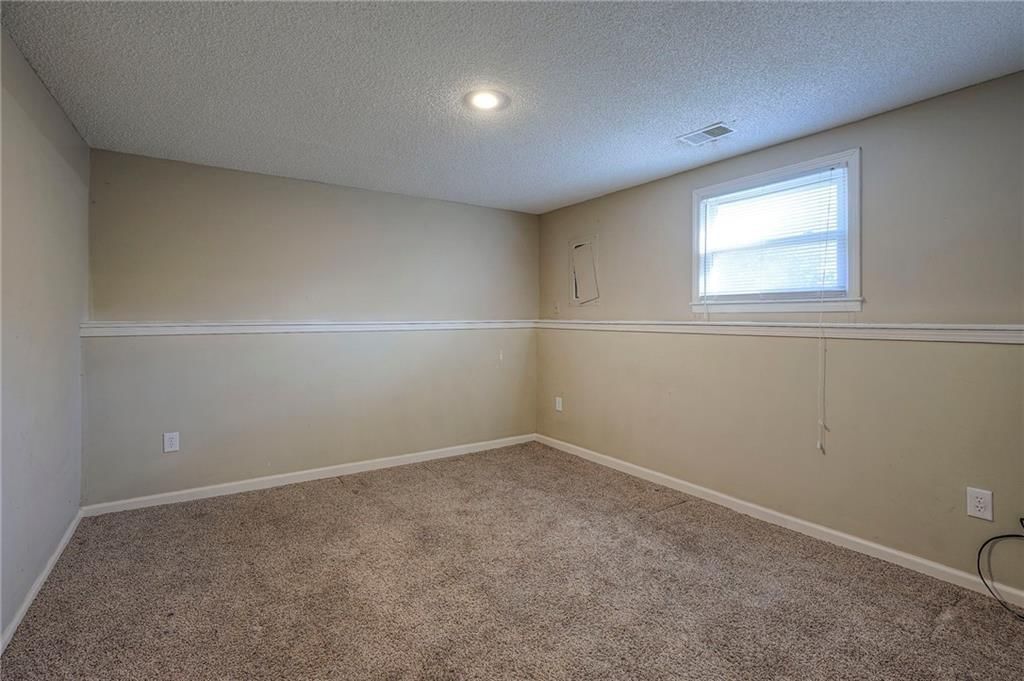 9805 Hillcrest Road — photo 29