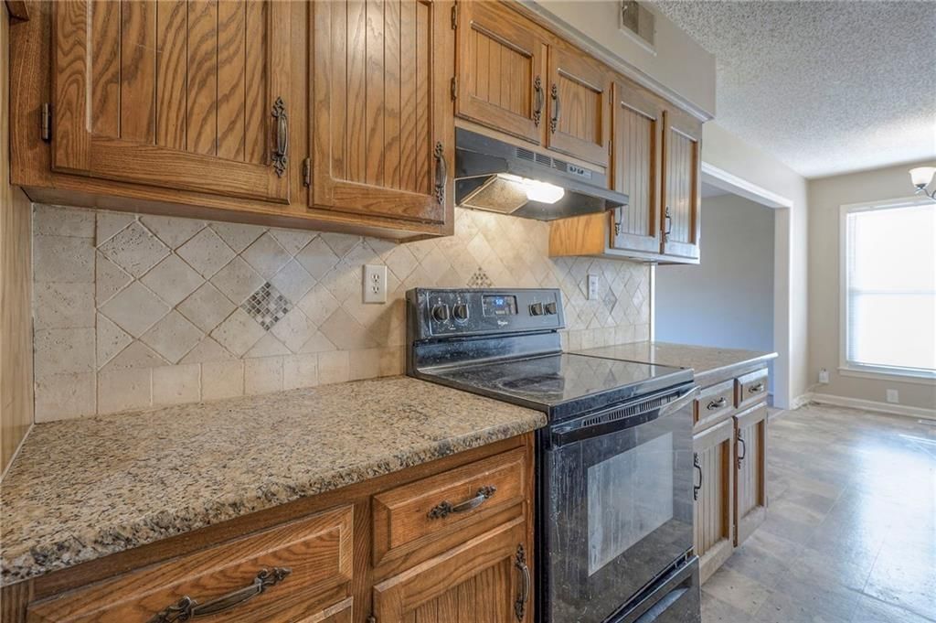9805 Hillcrest Road — photo 9