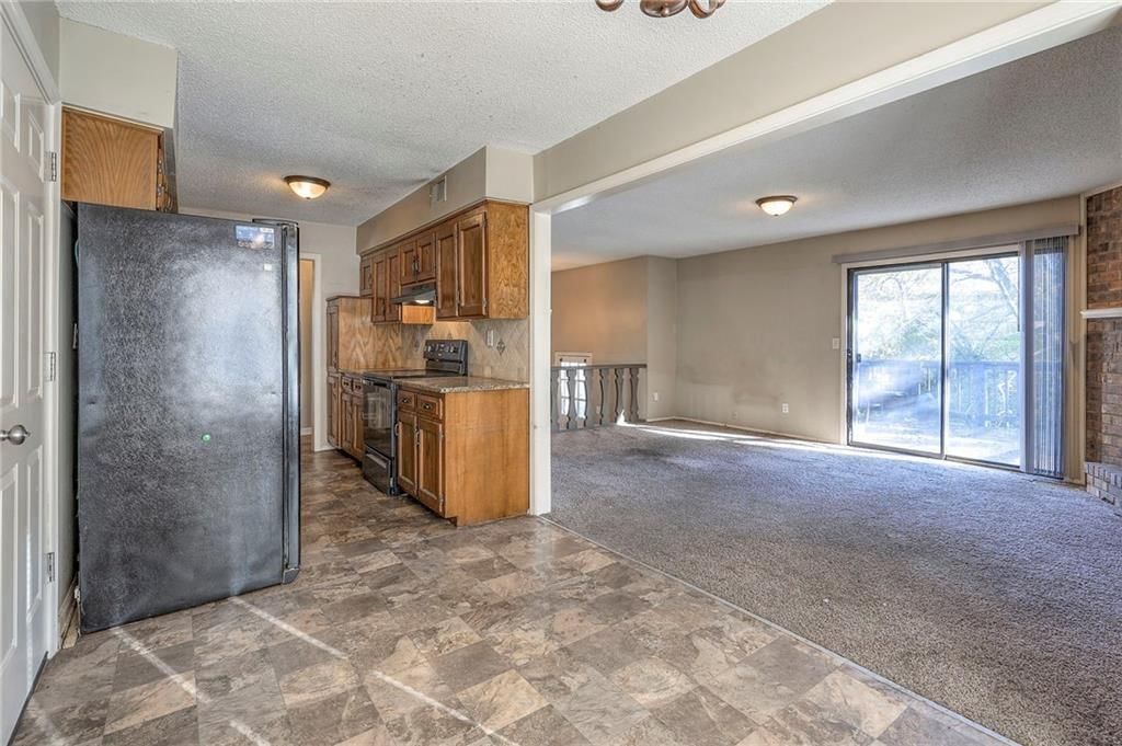 9805 Hillcrest Road — photo 10