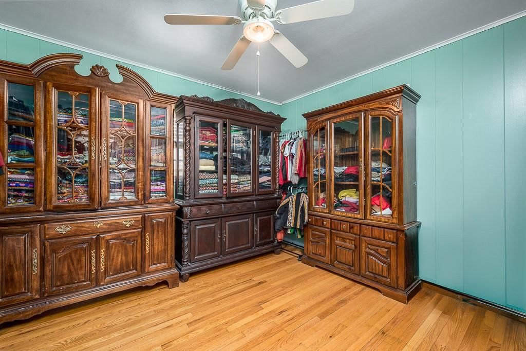 6638 Greeley Avenue — photo 11