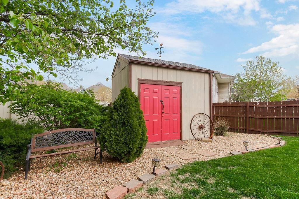 504 Hillcrest Street — photo 29