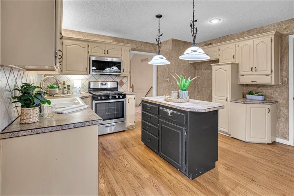 120 NW Whitlock Drive — photo 15