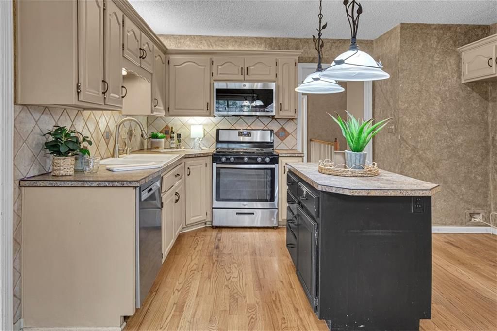 120 NW Whitlock Drive — photo 19