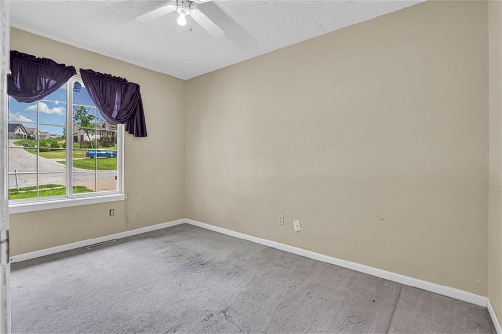 120 NW Whitlock Drive — photo 27