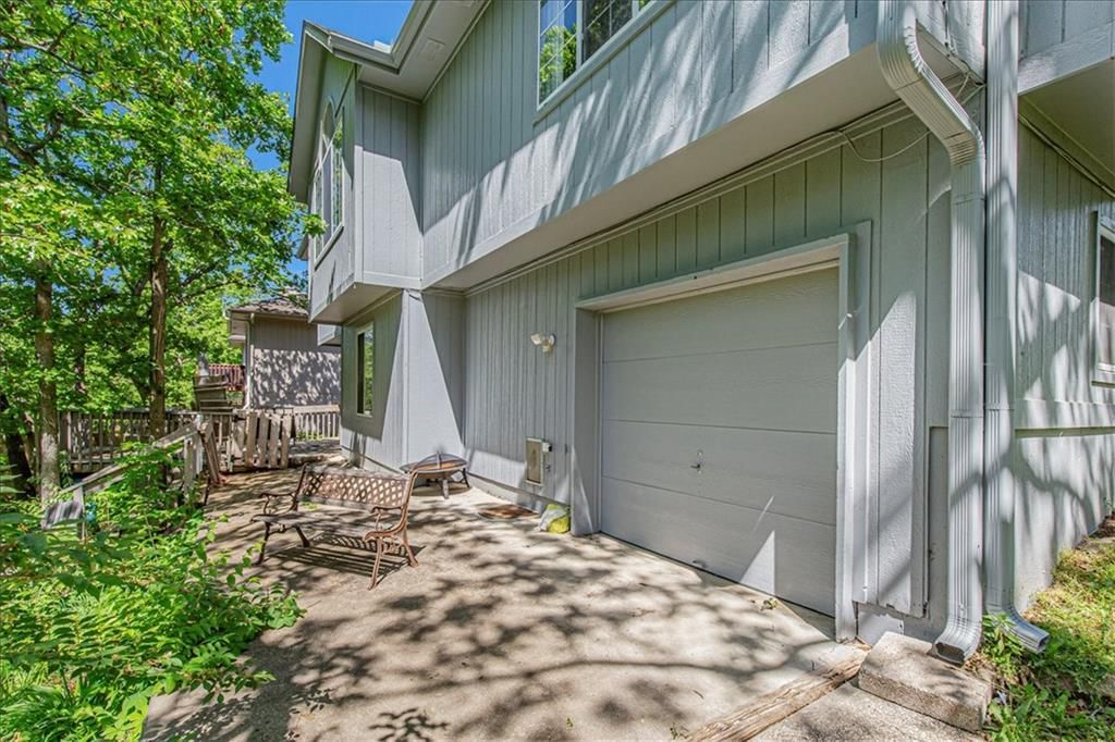 120 NW Whitlock Drive — photo 7