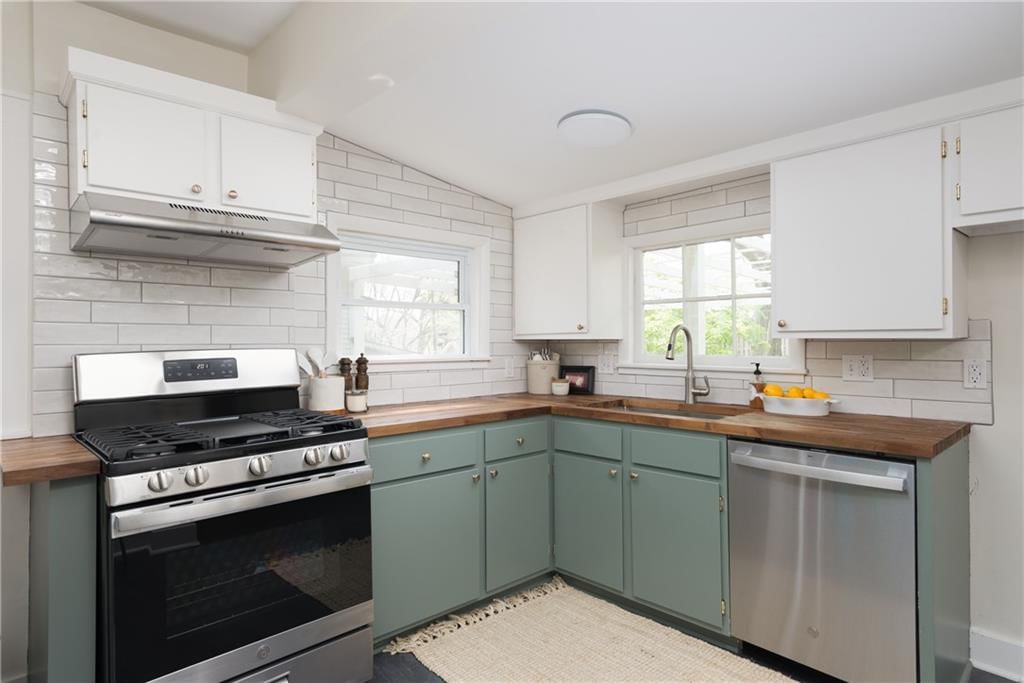 4704 Liberty Street — photo 10