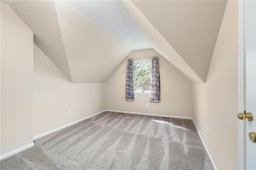910 Monroe Street — photo 31