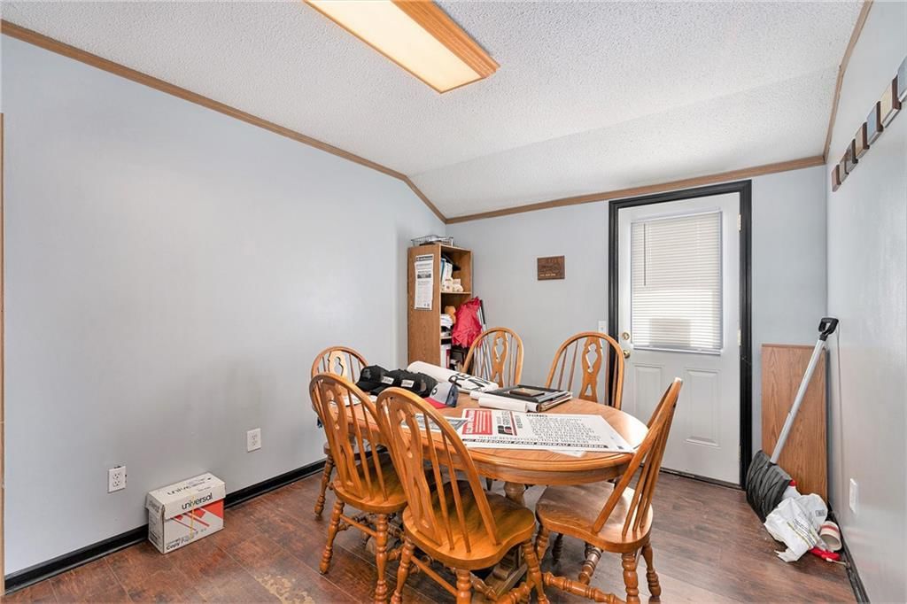 1102 W Clay/Broadway Street — photo 10
